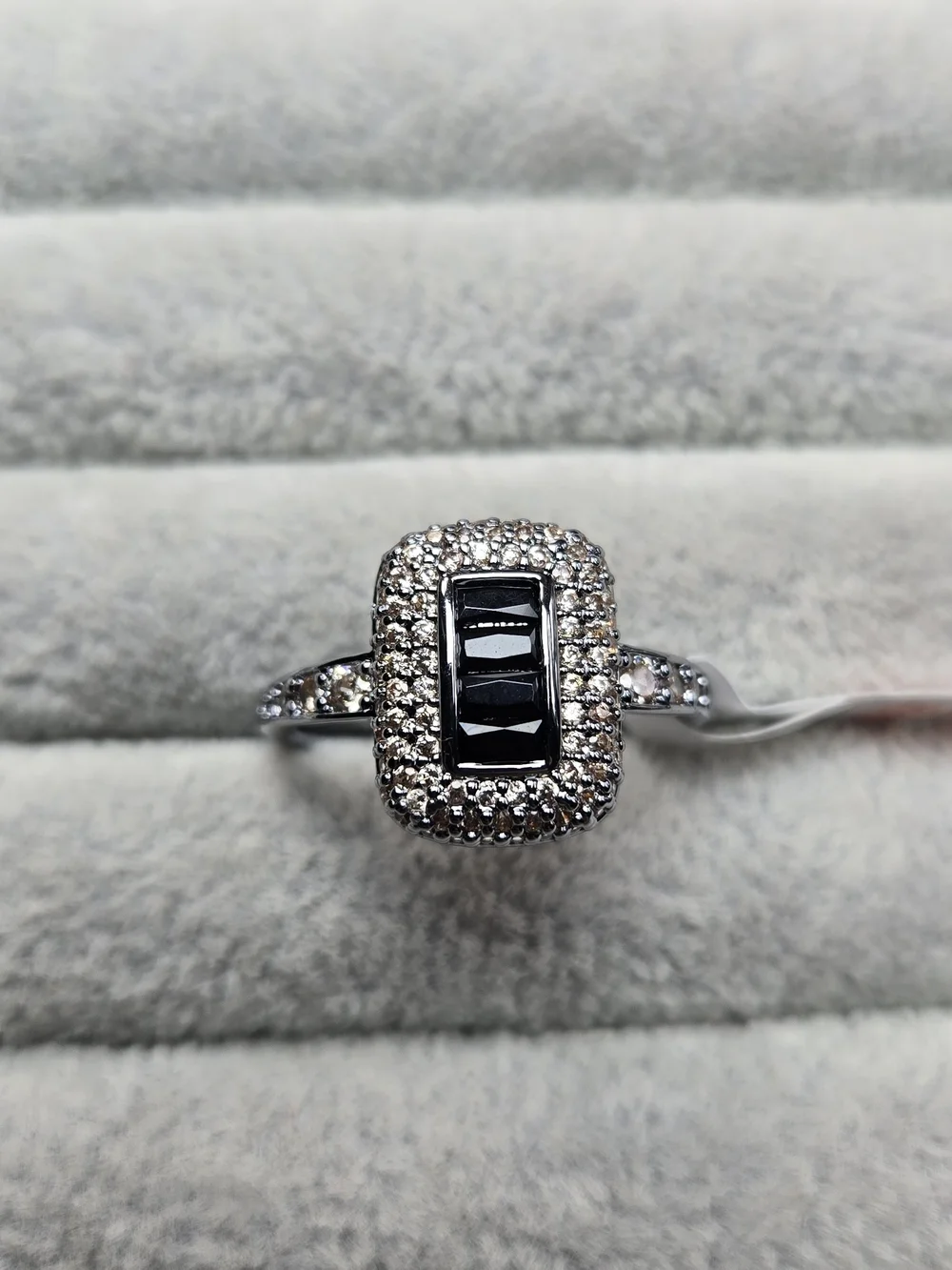 Size 10 Black Onyx Gem with Champagne Colored Accents Hematite Plated Bomb Party
